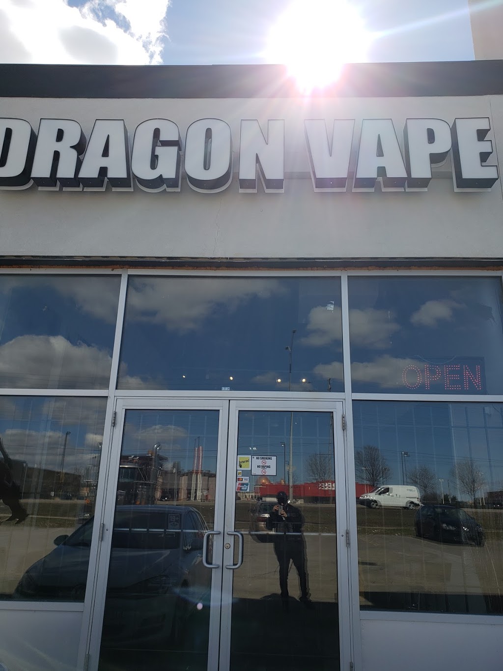 Dragon Vape - Mississauga | 5150 Dixie Rd, Mississauga, ON L4W 1C9, Canada | Phone: (905) 282-1411