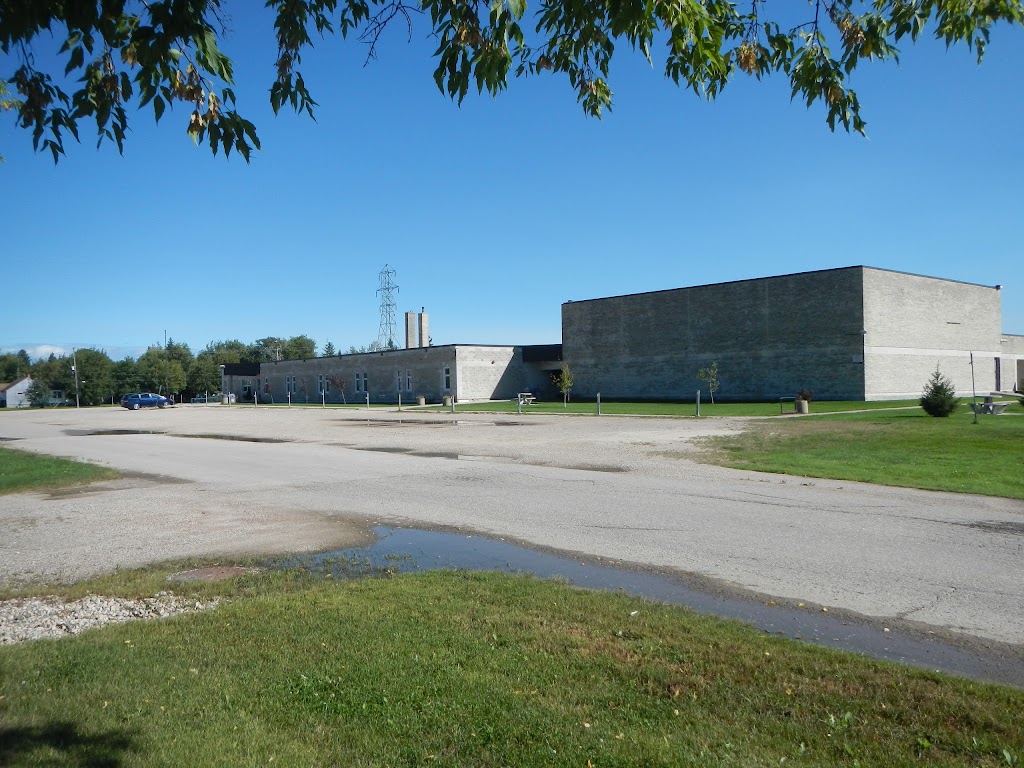 Lac Du Bonnet Senior School | 133 McArthur Ave, Lac du Bonnet, MB R0E 1A0, Canada | Phone: (204) 345-2585