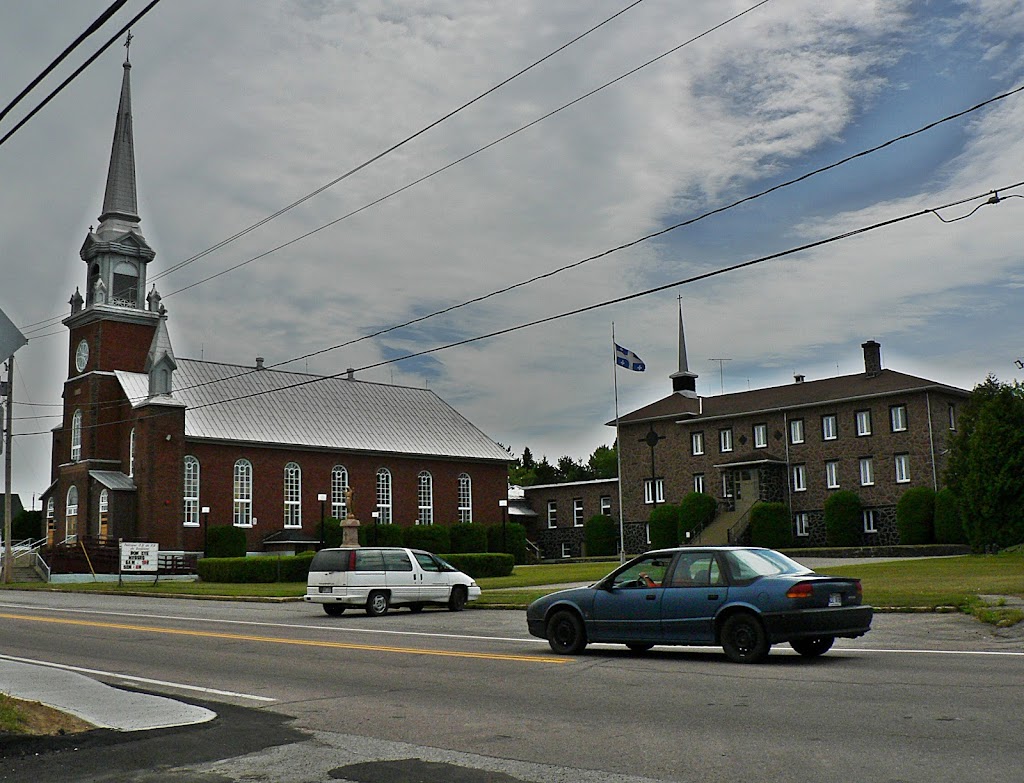 Desbiens Presbytery | 990 Rue Hébert, Desbiens, QC G0W 1N0, Canada | Phone: (418) 346-5383