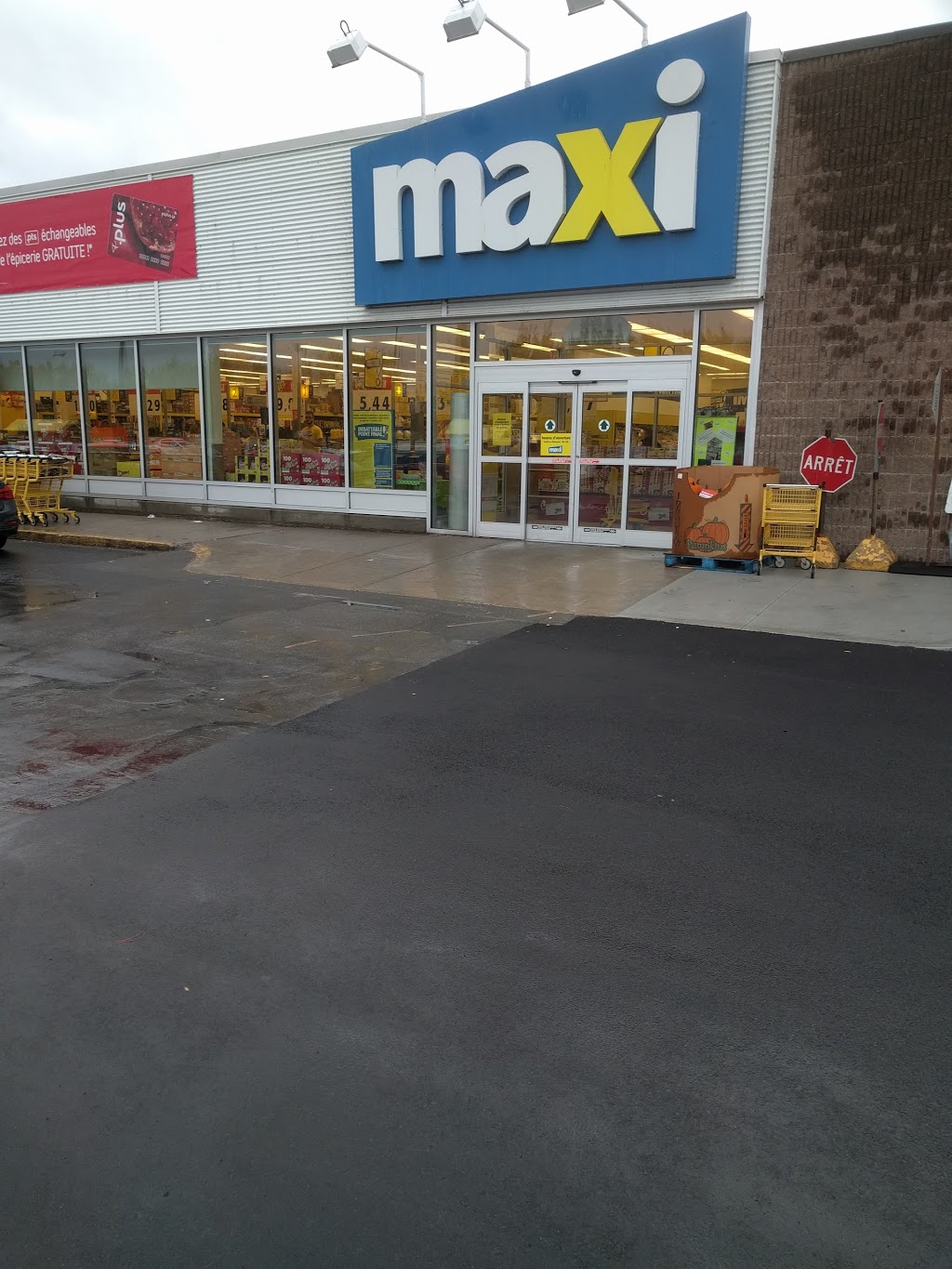 Maxi | 50 Boulevard Taschereau, La Prairie, QC J5R 4V3, Canada | Phone: (450) 659-2226