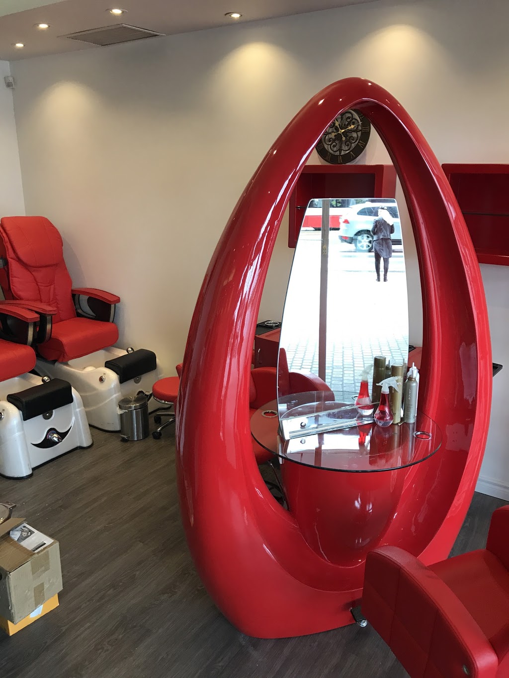 Queens Quay Hair Design | 208 Queens Quay W, Toronto, ON M5J 2Y5, Canada | Phone: (416) 363-9231