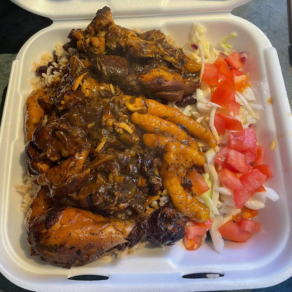 PapaMacs Jamaican Restaurant | 1114 Bittersweet Pl, Kingston, ON K7P 2G8, Canada | Phone: (905) 626-4677