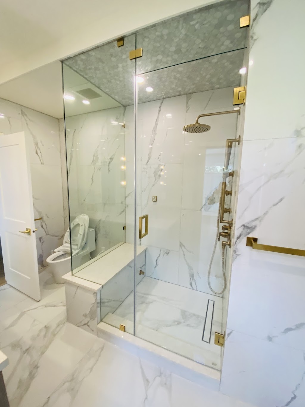 Asian glass and showers doors ltd | 5867 129 St, Surrey, BC V3X 0J4, Canada | Phone: (778) 681-0111