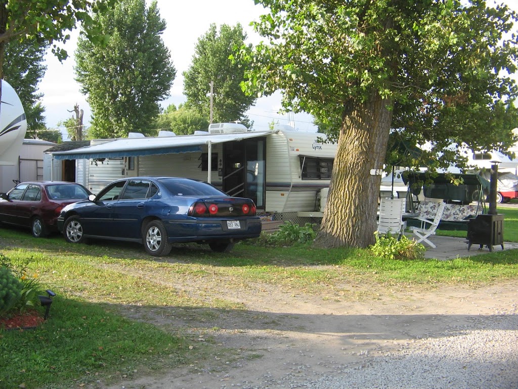 Camping Le Marquis | 1630 Rue Notre-Dame, Saint-Sulpice, QC J5W 3V5, Canada | Phone: (450) 589-5147