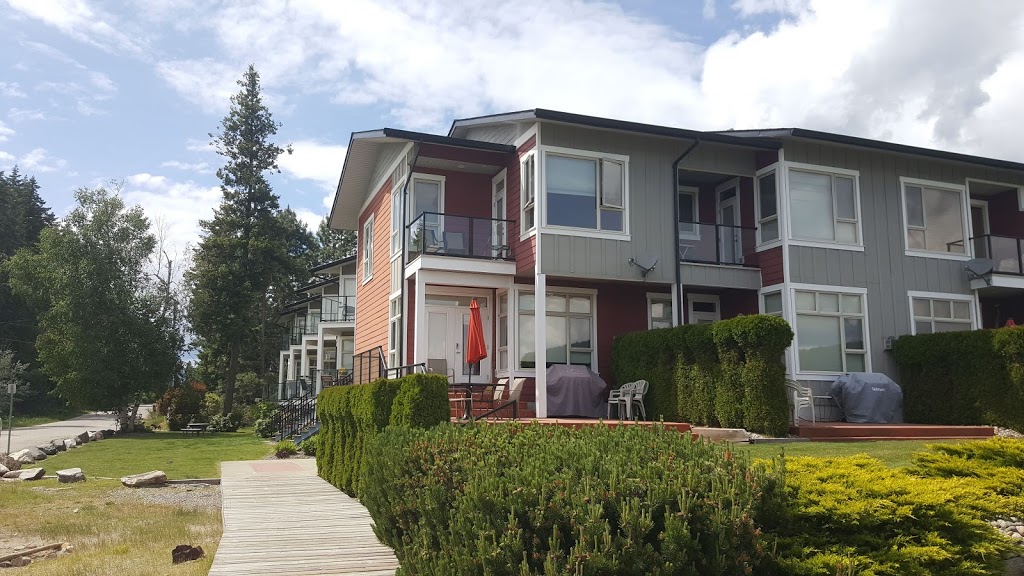 Shuswap Beachfront by the Park | 1294 Deodar Rd Unit 8, Scotch Creek, BC V0E 1M5, Canada | Phone: (778) 245-8396