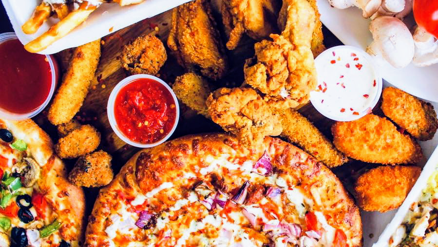 Famo Pizza And Wings | 1000 Upper Gage Ave, Hamilton, ON L8V 4R5, Canada | Phone: (905) 387-0009