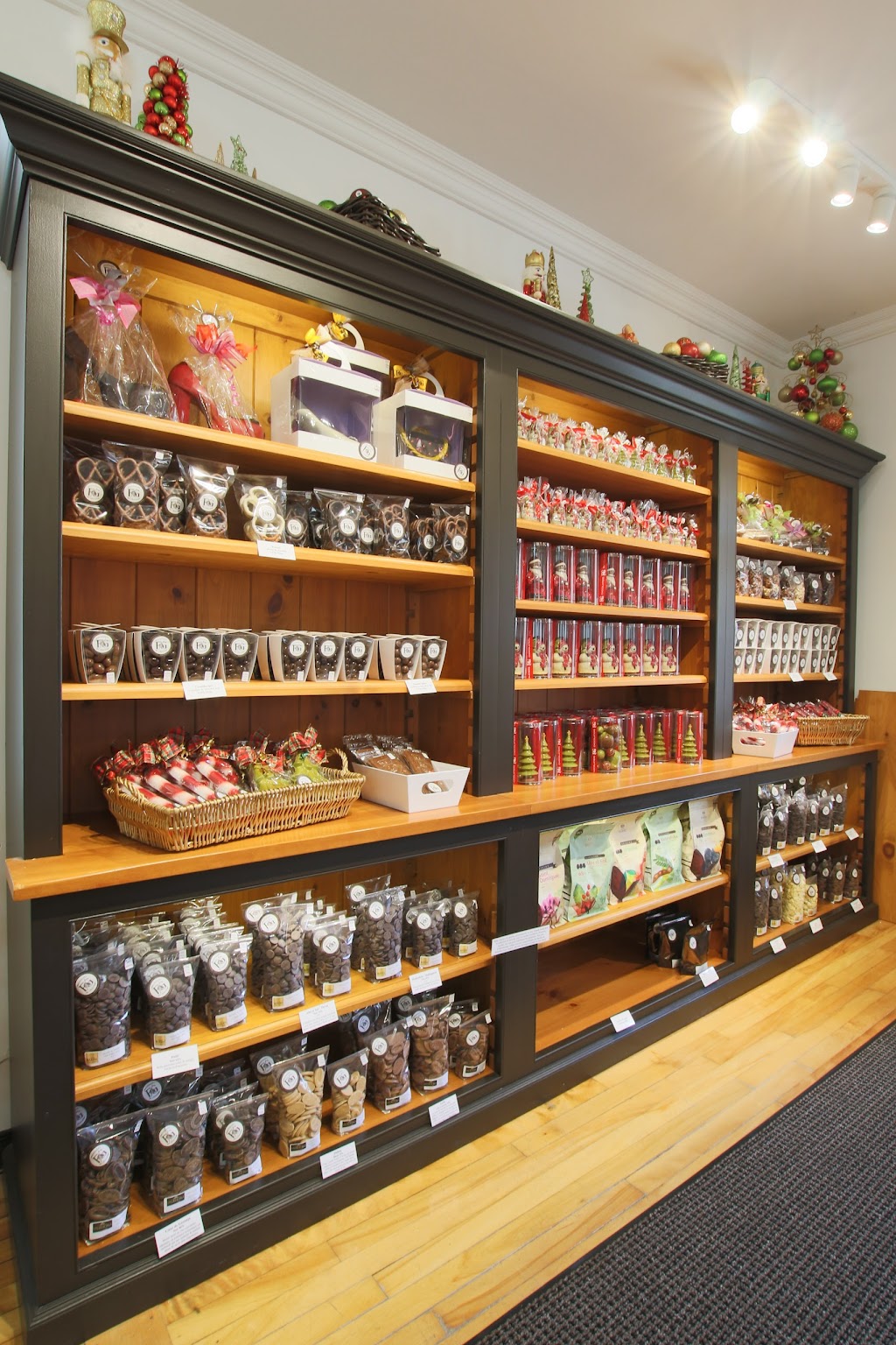 FG Chocolatiers | 1634 Av. Bourgogne, Chambly, QC J3L 1Y7, Canada | Phone: (450) 447-4707