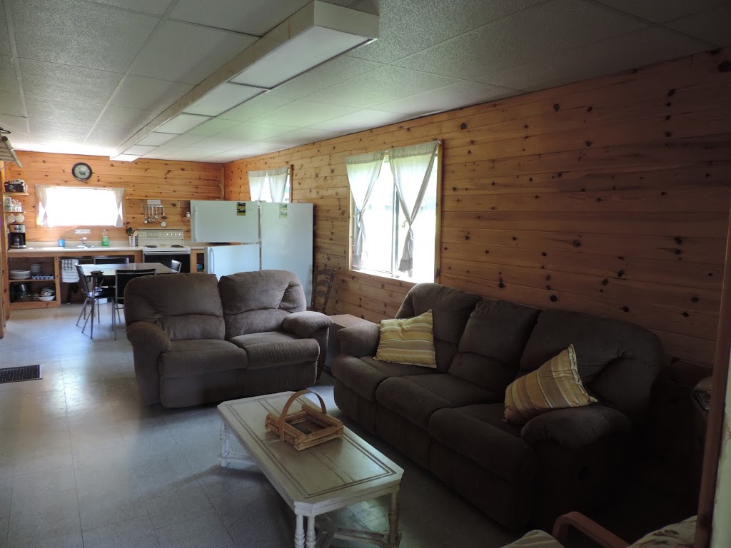 Owls Nest Lodge | 1395 Owls Nest Rd, French River, ON P0M 2N0, Canada | Phone: (705) 857-2565