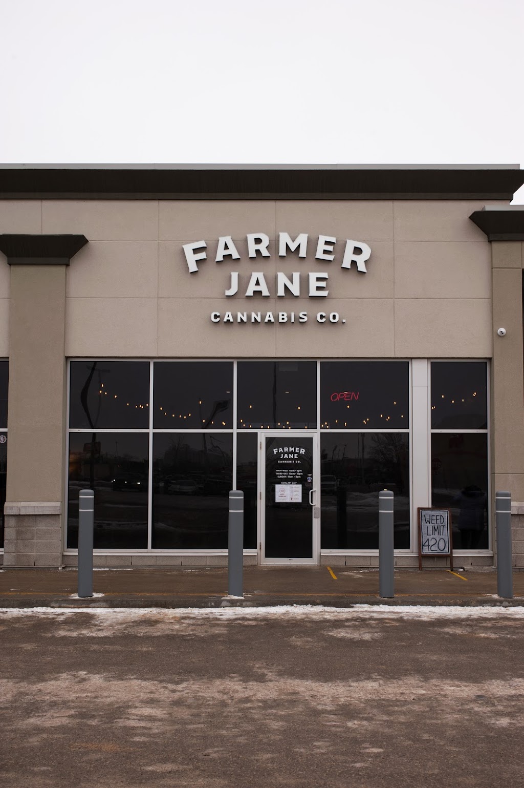 Farmer Jane Cannabis Co. | 235 Vermillion Rd., Winnipeg, MB R2J 3Z7, Canada | Phone: (204) 255-7302