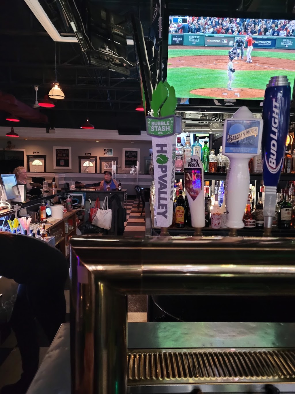 Cracker Jacks Sports Bar | 11715 108 Ave NW, Edmonton, AB T5H 1B8, Canada | Phone: (780) 447-4727