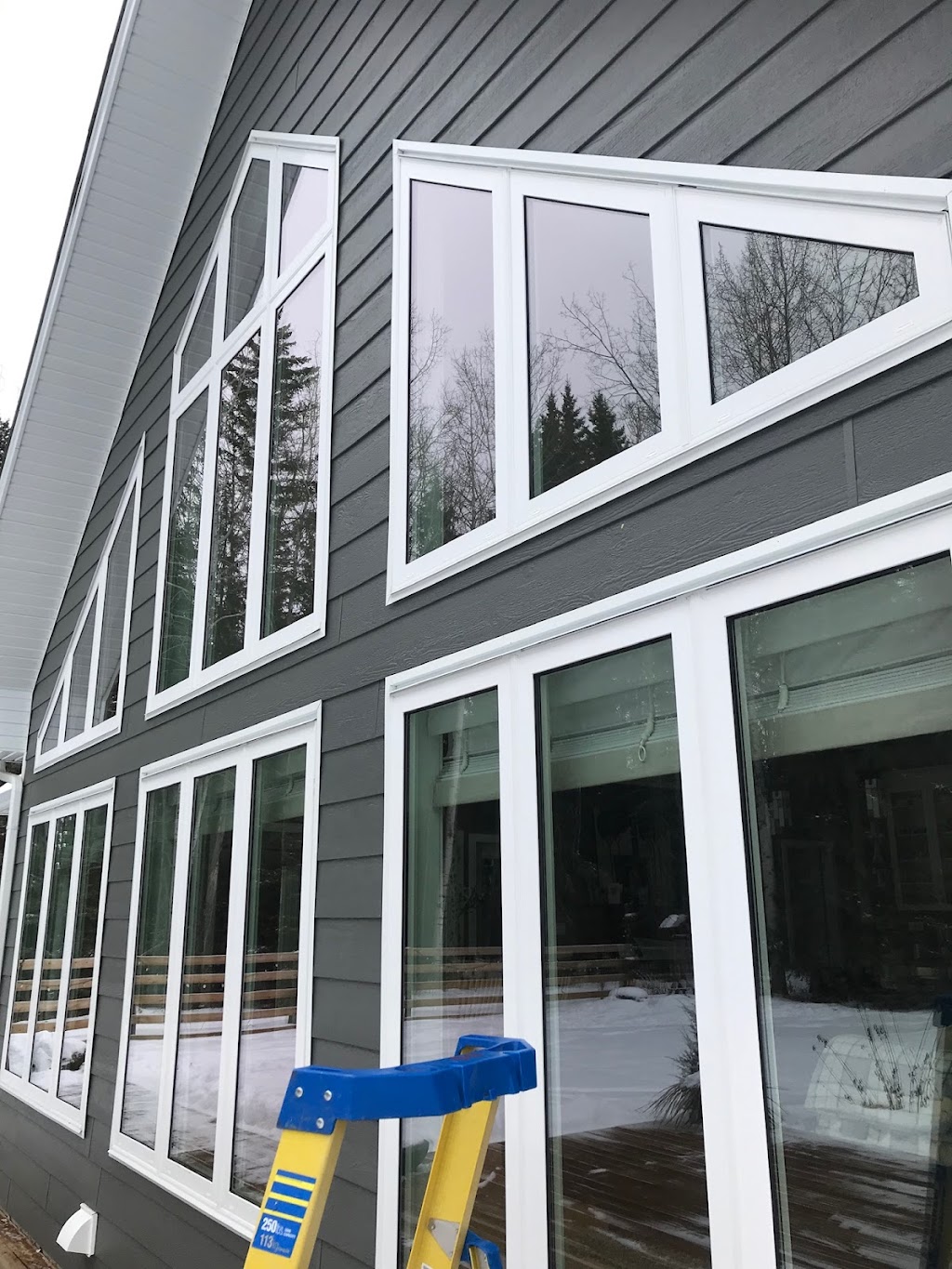 New Clear Window Cleaning | Radcliff Way, Sylvan Lake, AB T4S 0K1, Canada | Phone: (403) 845-2631