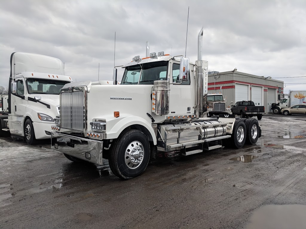 Camions B L Freightliner Sterling Western Star | 50 Rue Saint-Jude S, Granby, QC J2J 2N4, Canada | Phone: (450) 378-0413