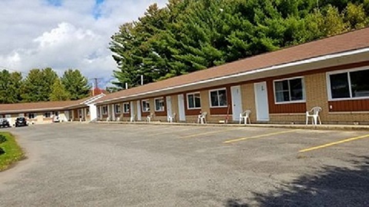 Motel Joliette Inc | 2070 Rue de la Visitation, Saint-Charles-Borromée, QC J6E 7Y8, Canada | Phone: (450) 756-4518