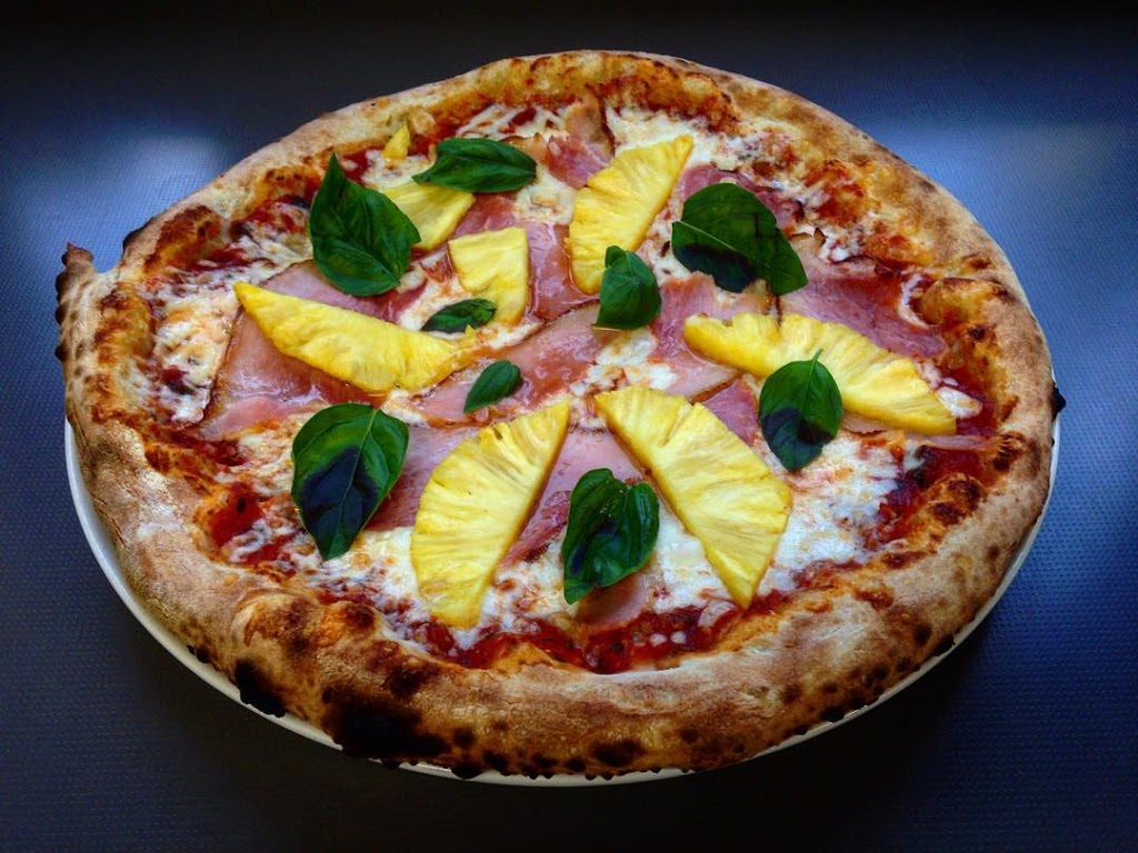 Stoked Wood Fired Pizzeria and Market | 2908 Tieulie Pl, Shirley, BC V9Z 1G5, Canada | Phone: (778) 528-3473