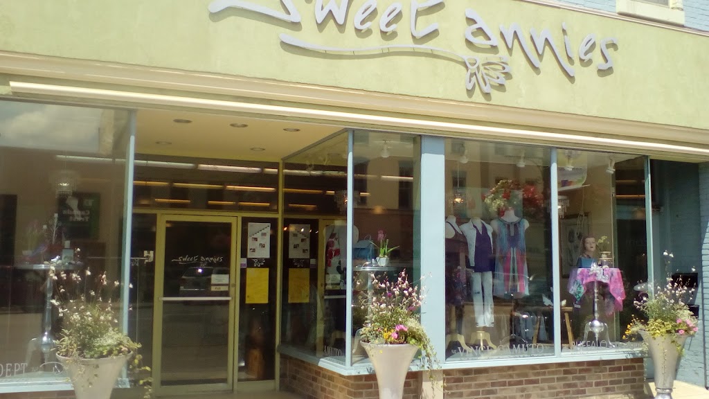 Sweet Annies | 62 Kent St W, Lindsay, ON K9V 2Y2, Canada | Phone: (705) 878-5811