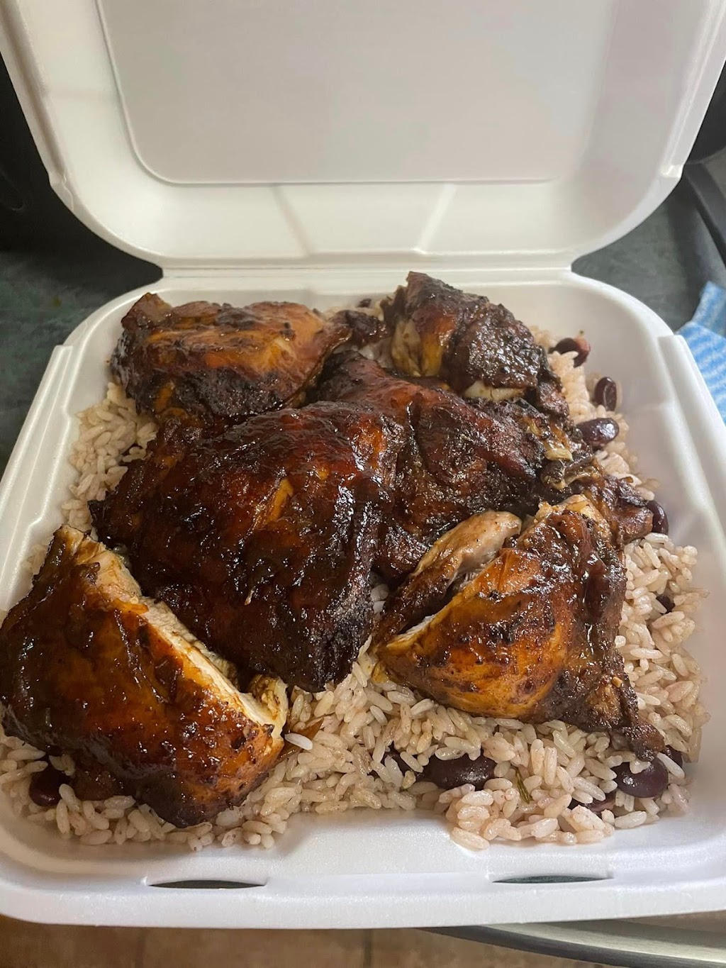 PapaMacs Jamaican Restaurant | 1114 Bittersweet Pl, Kingston, ON K7P 2G8, Canada | Phone: (905) 626-4677