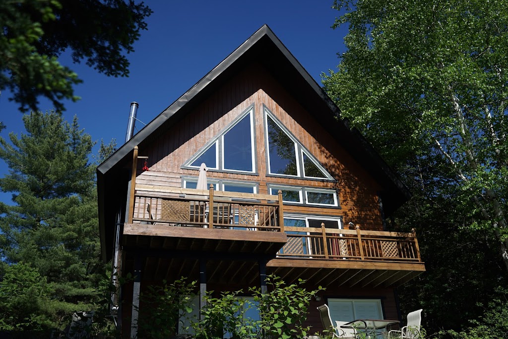 Chalet Le Ptit Prince | 1961 Chem. du Lac Quenouille, Val-des-Lacs, QC J0T 2P0, Canada | Phone: (514) 967-5196