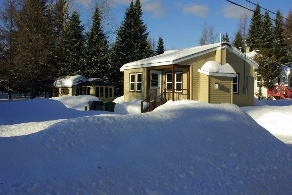 emme Chalets | 1976 JR Chénier, Sainte-Lucie-des-Laurentides, QC J0T 2J0, Canada | Phone: (877) 774-1439