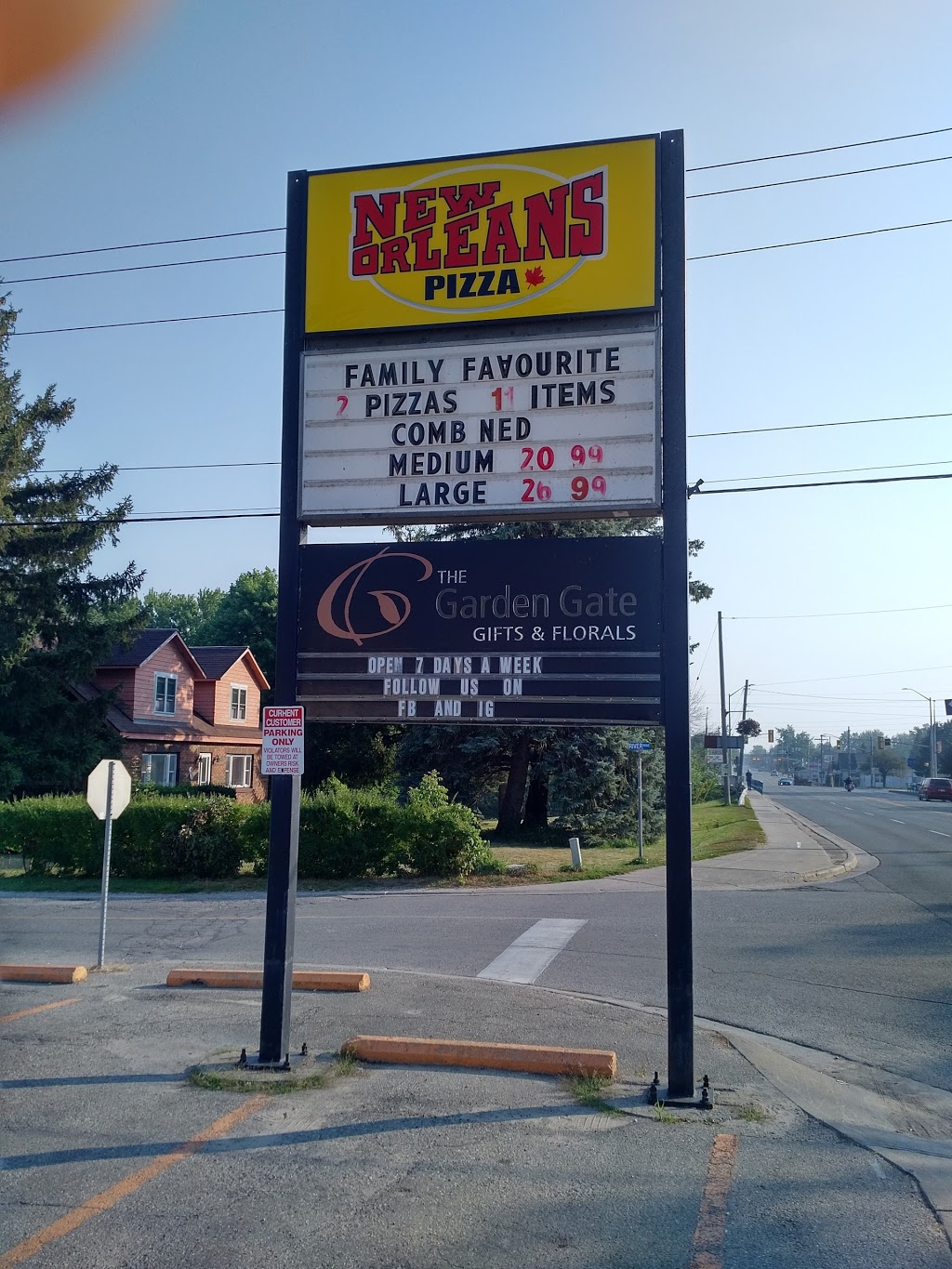 New Orleans Pizza | 15 Ontario St S, Grand Bend, ON N0M 1T0, Canada | Phone: (519) 238-6868