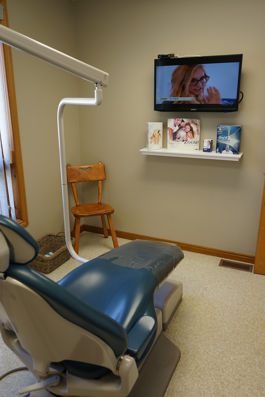 Tillsonburg Dental | 253 Broadway Apt 100, Tillsonburg, ON N4G 0H8, Canada | Phone: (519) 842-8431