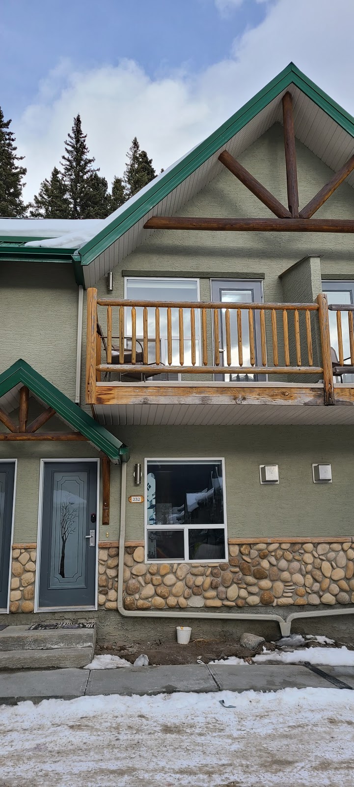 Mount Rundle View Chalet | 1200 Harvie Heights Rd Unit 232, Harvie Heights, AB T1W 2W2, Canada | Phone: (403) 606-4616