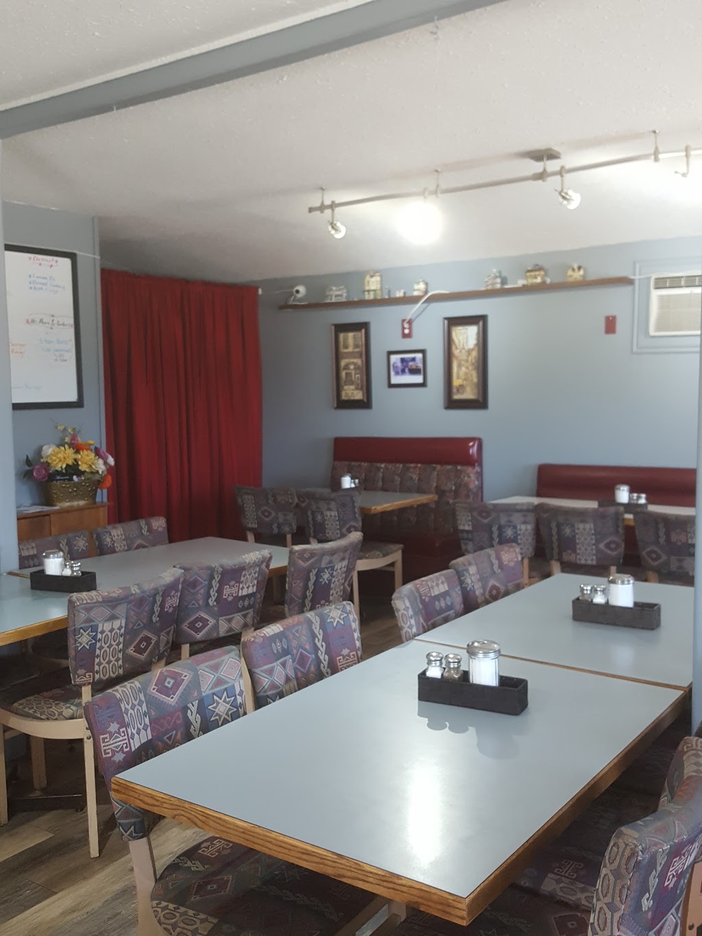 The Lunch Corner | 311 Main St, Hague, SK S0K 1X0, Canada | Phone: (306) 225-2144