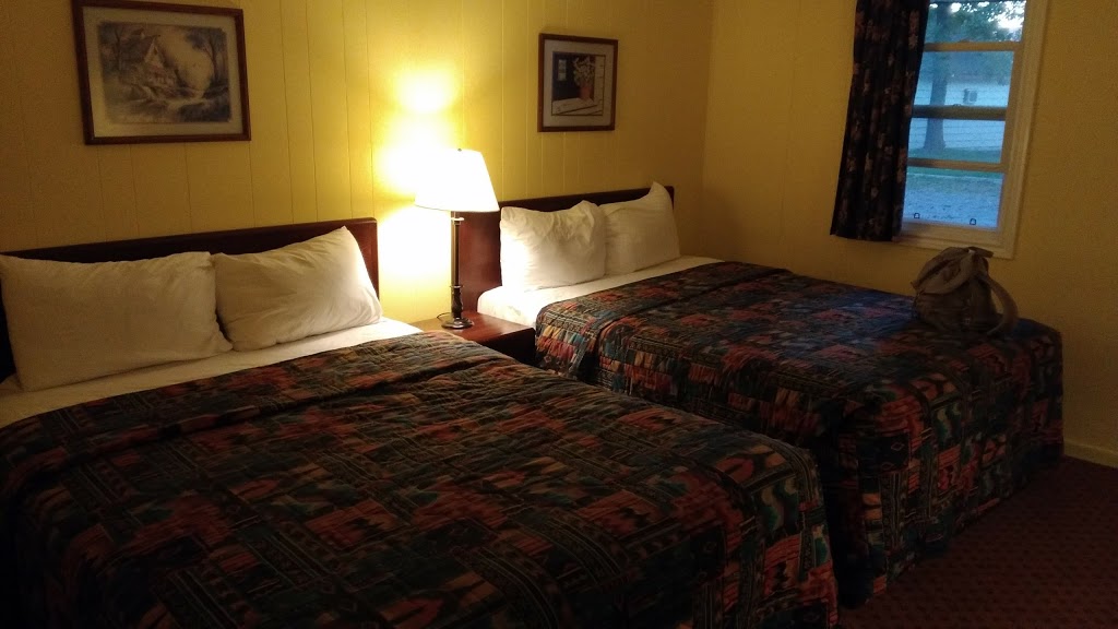 Imperial Inn-1000 Islands | 555 King St E, Gananoque, ON K7G 1H1, Canada | Phone: (613) 463-8999