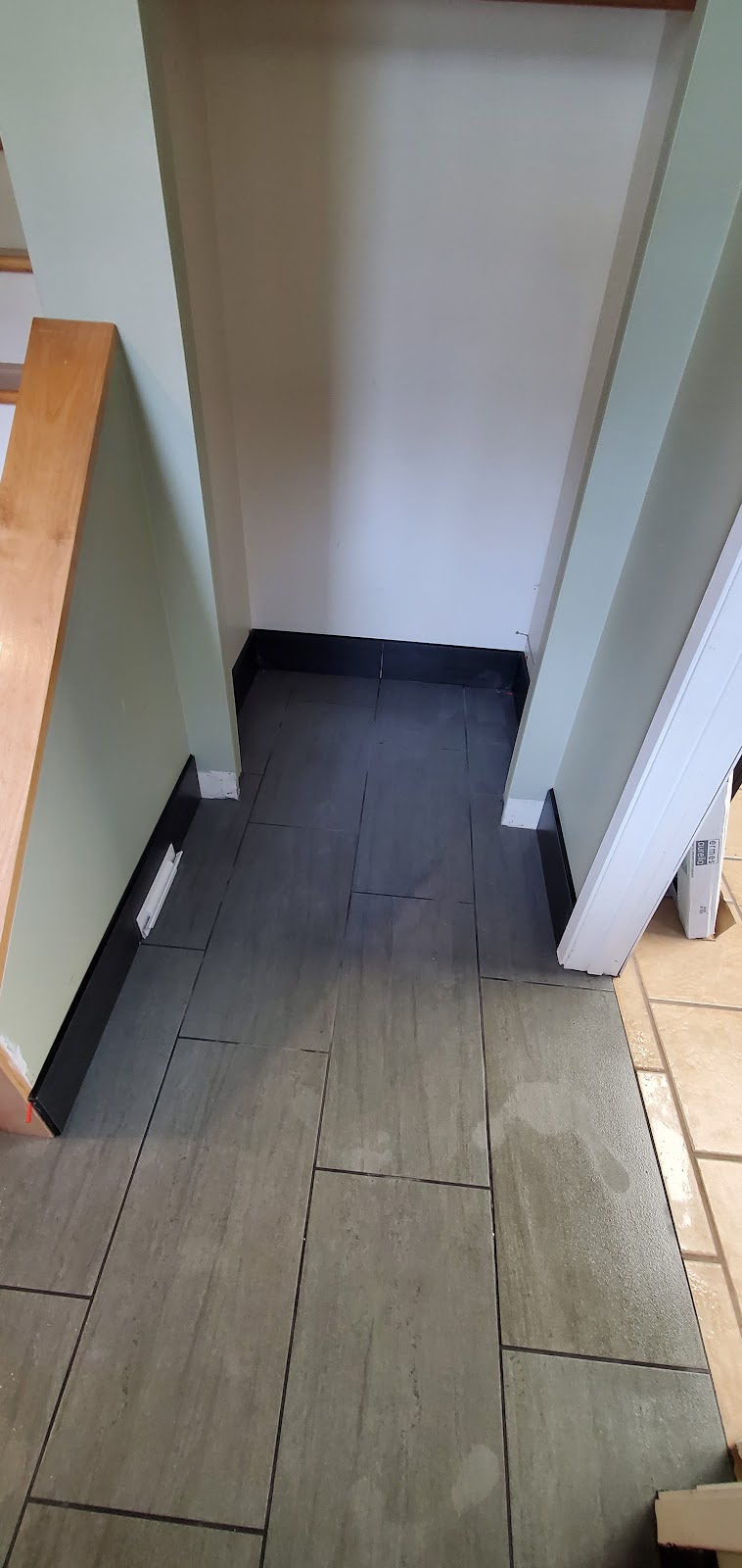 Custom Flooring Centres | 7345 Duncan St, Powell River, BC V8A 1W6, Canada | Phone: (604) 485-7555