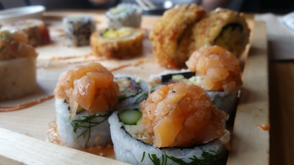 Sushi Taxi | 200 Boulevard Saint-Joseph B, Drummondville, QC J2C 2A8, Canada | Phone: (819) 850-3335