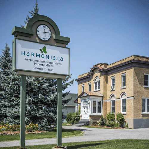 Salon Funeraire Harmonia | 185 Boulevard Maloney O, Gatineau, QC J8P 3V7, Canada | Phone: (819) 663-8383