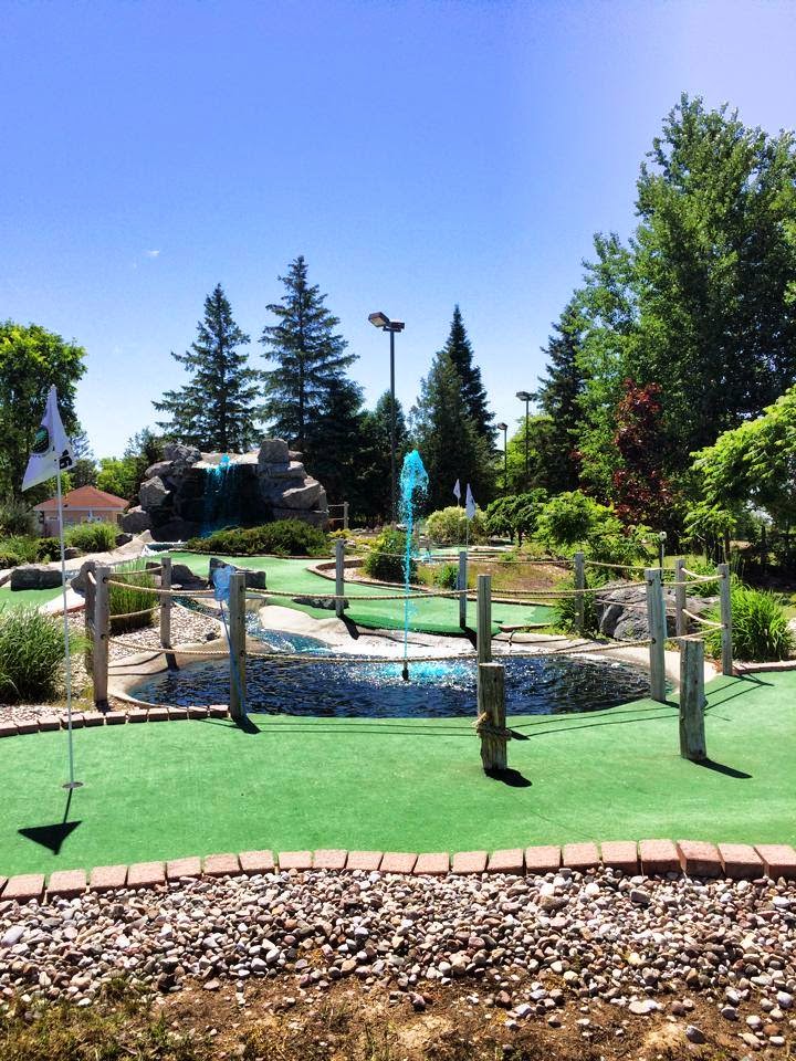 Mer Bleue Golf, Driving Range & Miniputt | 3686 Navan Rd, Navan, ON K4B 1H9, Canada | Phone: (613) 824-7900