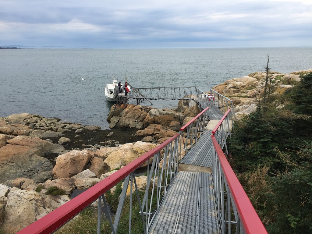 Brandy Pot Island Lighthouse | 200 Rue Hayward, Rivière-du-Loup, QC G5R 3Y9, Canada | Phone: (877) 867-1660