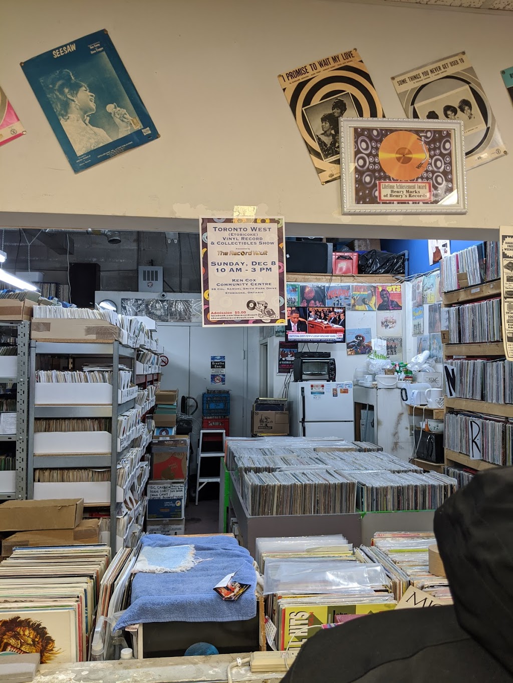 Henrys Records | 130 Shorting Rd, Scarborough, ON M1S 3S6, Canada | Phone: (416) 297-5585
