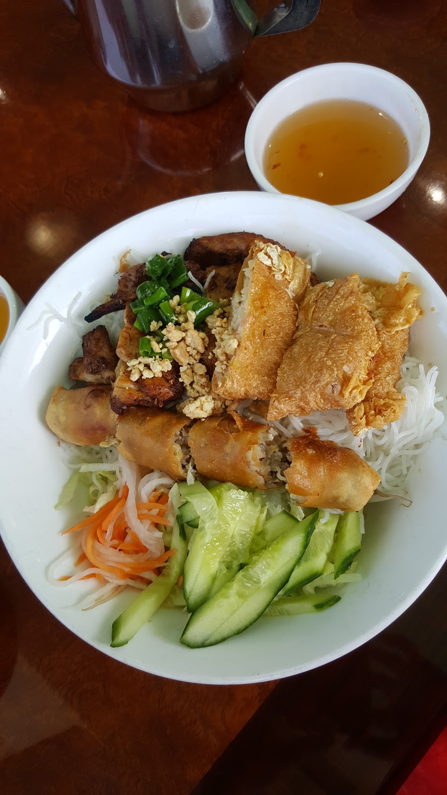 Pho Mi Binh Minh | 680 Silver Creek Blvd, Mississauga, ON L5A 3Z1, Canada | Phone: (905) 281-7177