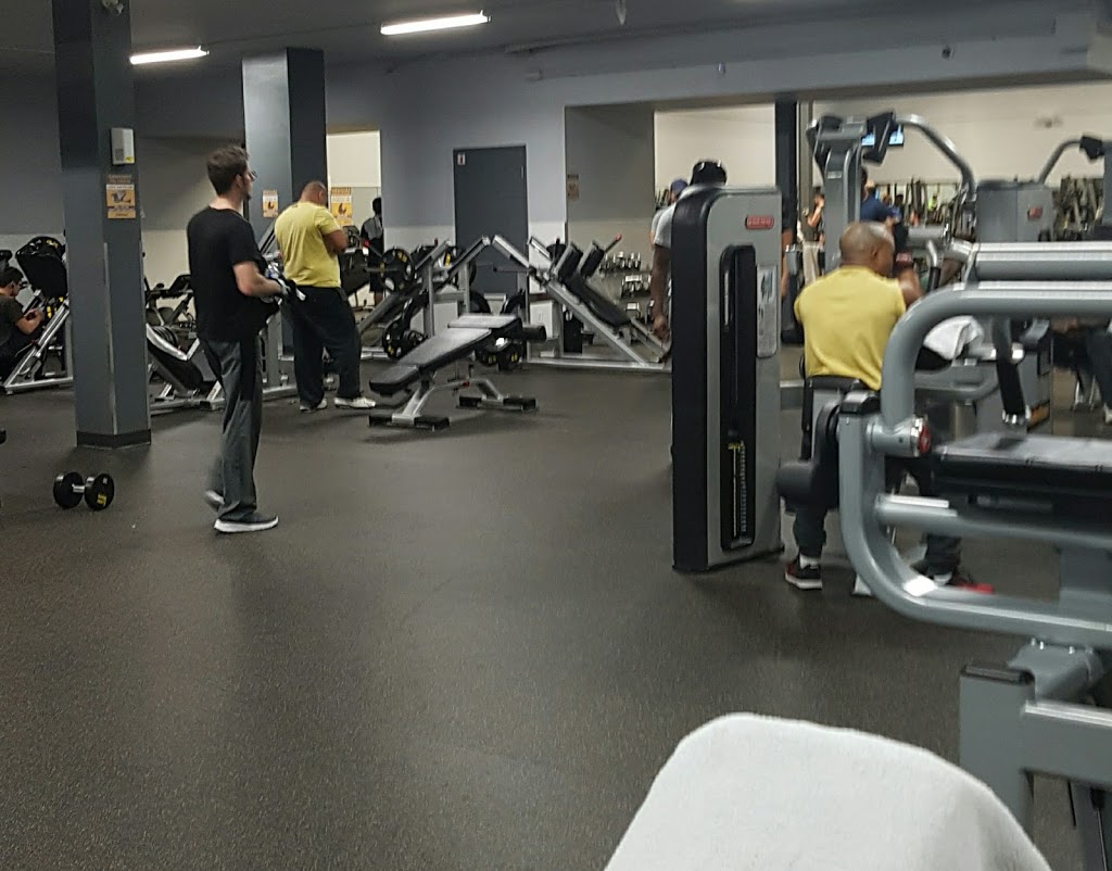 Éconofitness | 1085 Boulevard des Laurentides, Laval, QC H7G 2W2, Canada | Phone: (450) 975-2305