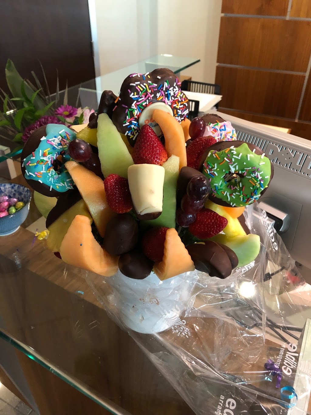 Edible Arrangements | 198 King George Rd, Brantford, ON N3R 5L3, Canada | Phone: (519) 752-4050