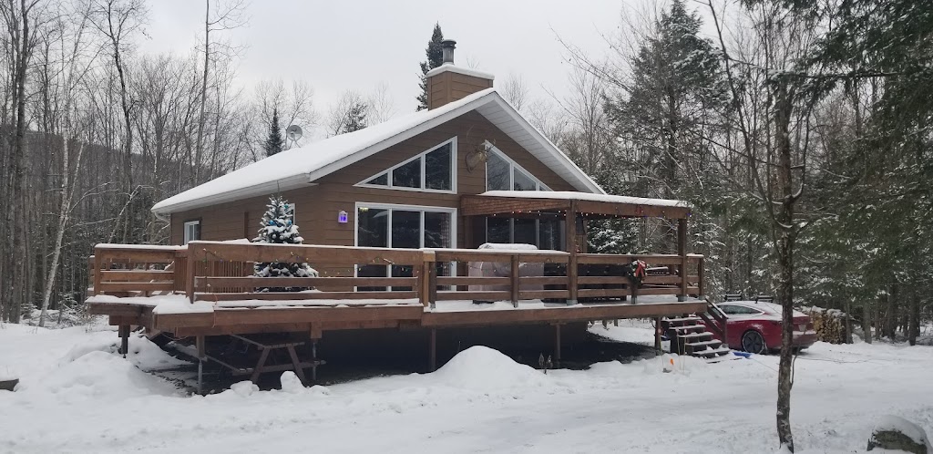 Chalet Belle Vie | 2 Chemin de la Belle-Vie Stanstead Canton, Memphrémagog, QC J0B 3E0, Canada | Phone: (514) 632-1615