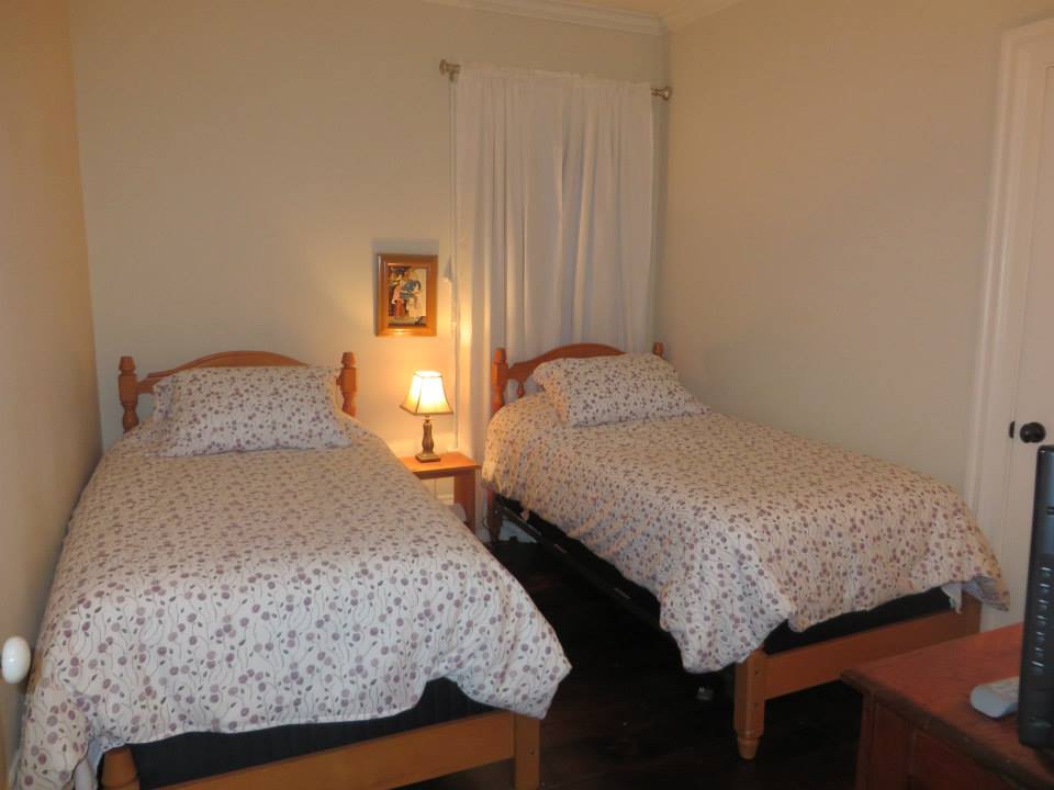 The Doctors House Vacation Rental | 354 Wellington Main St, Bloomfield, ON K0K 1G0, Canada | Phone: (613) 967-9303