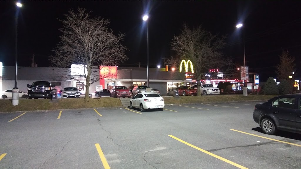 McDonalds | 870 Rue Principale, Granby, QC J2G 2Z2, Canada | Phone: (450) 372-0992