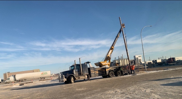 All Rig Towing Service Ltd | 120 Poneida Rd, West Saint Paul, MB R4A 5A9, Canada | Phone: (204) 275-7777