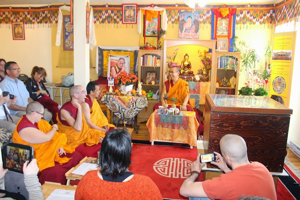Centre de méditation bouddhiste tibétaine Paramita de Montréal ( | 2469 Rue Arcand, Montréal, QC H1N 3C2, Canada | Phone: (514) 433-0813