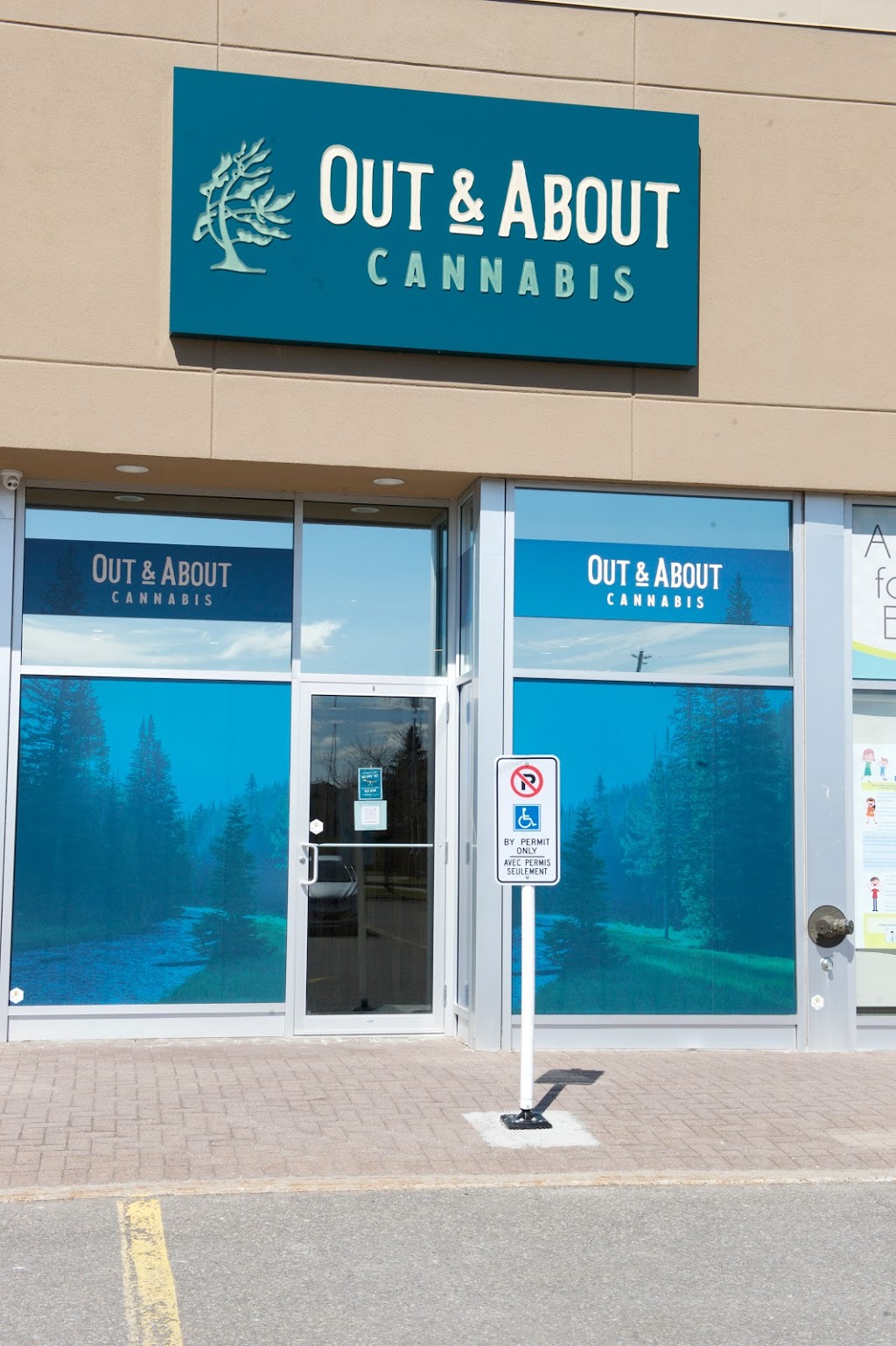 Out & About Cannabis | 665 Earl Armstrong Rd Unit 8, Gloucester, ON K1V 2G2, Canada | Phone: (613) 425-6000