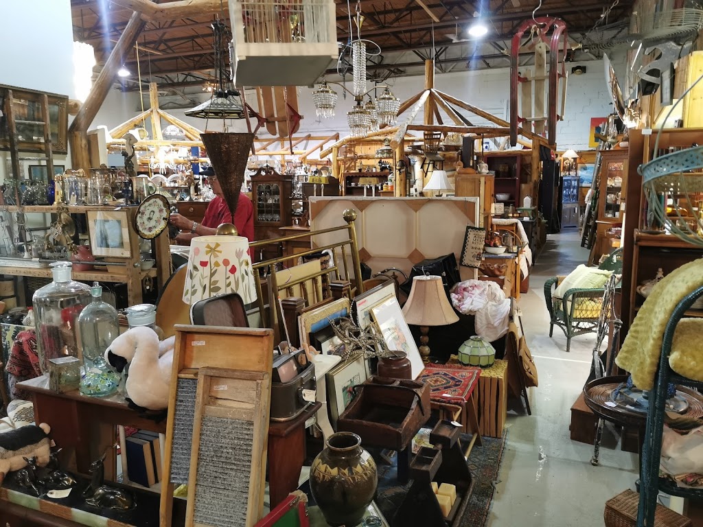 Thornbury Antique Market | Kings Court, (Hwy, 99 King St E #26, Thornbury, ON N0H 2P0, Canada | Phone: (226) 665-8999