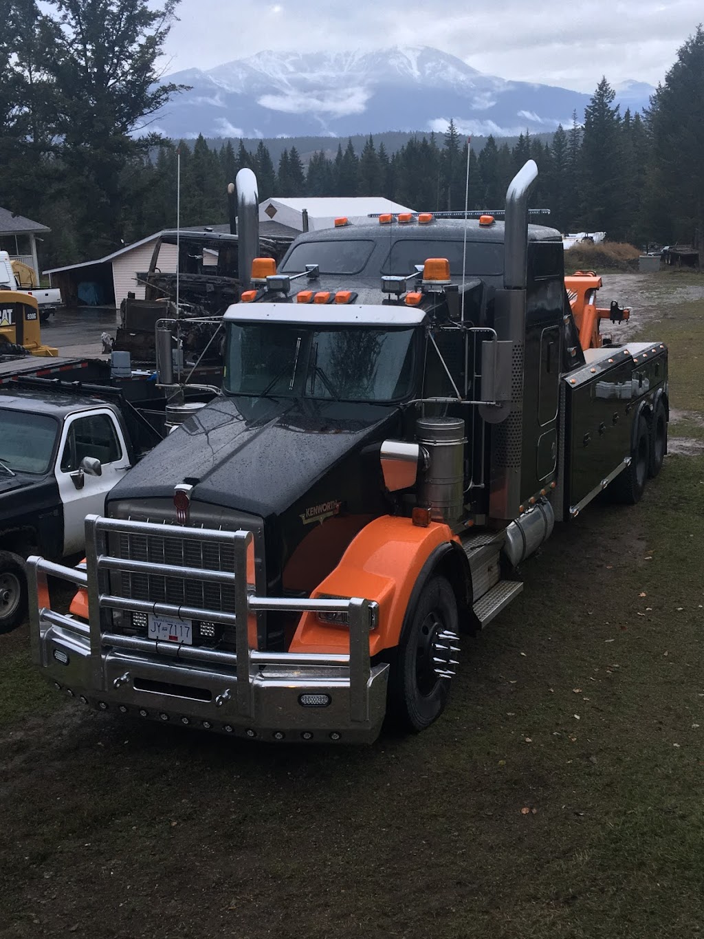 Club Towing & Heavy Recovery Ltd. | 341 4 Ave, Invermere, BC V0A 1K0, Canada | Phone: (250) 342-9551