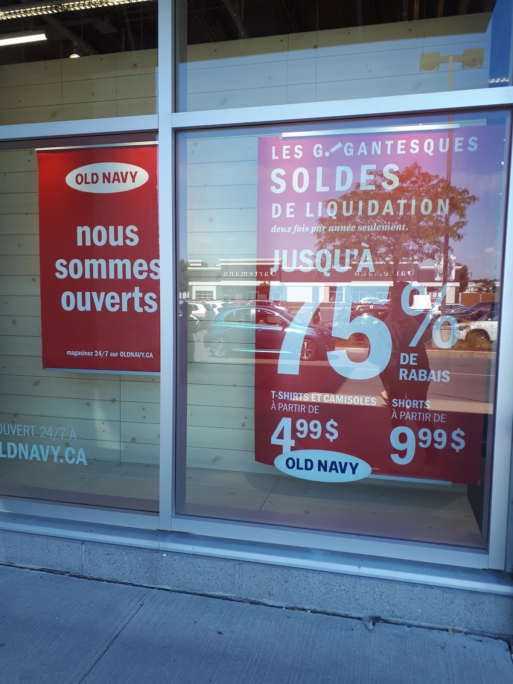 Old Navy | 9650 Boulevard Leduc Ste 10, Brossard, QC J4Y 0B3, Canada | Phone: (450) 462-5950