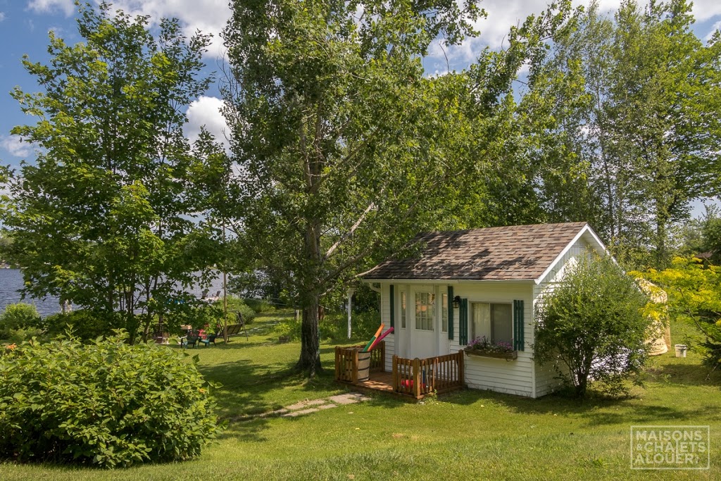 Chalet le Rassembleur du Lac Boissonneault | 109 Rue Lepage Vigneux, Saint-Claude, QC J1S 2L5, Canada | Phone: (819) 388-3354