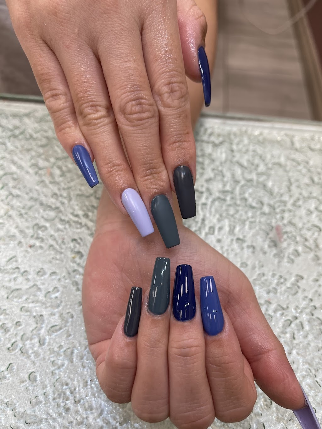 Q Nails | 1632 14 Ave NW #1768, Calgary, AB T2N 2K0, Canada | Phone: (403) 719-2220