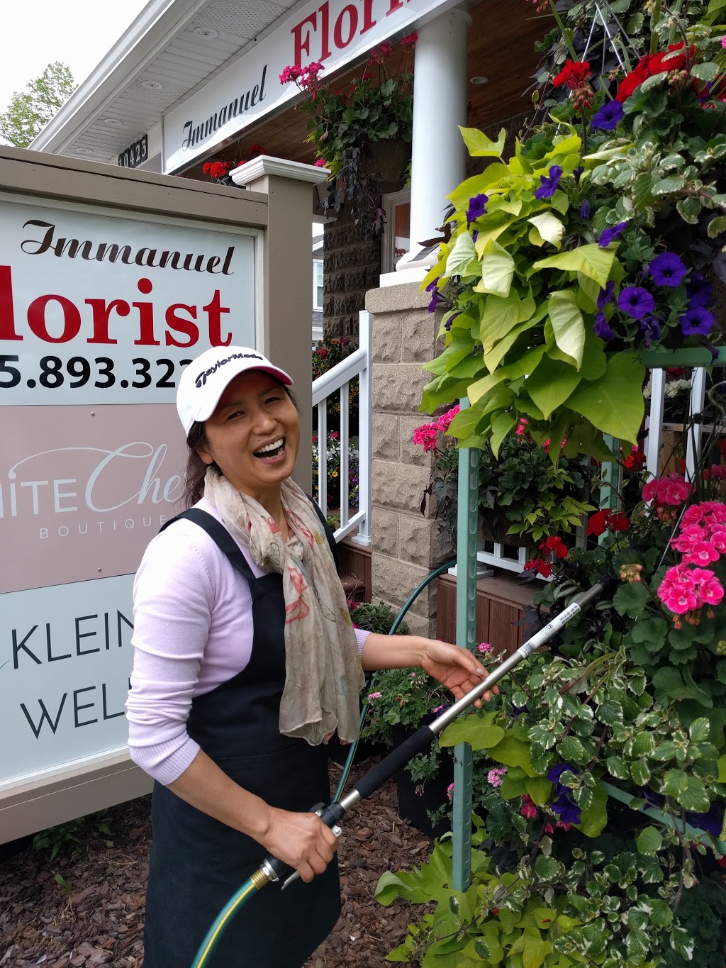 Immanuel Florist | 10423 Islington Ave, Kleinburg, ON L0J 1C0, Canada | Phone: (905) 893-3226