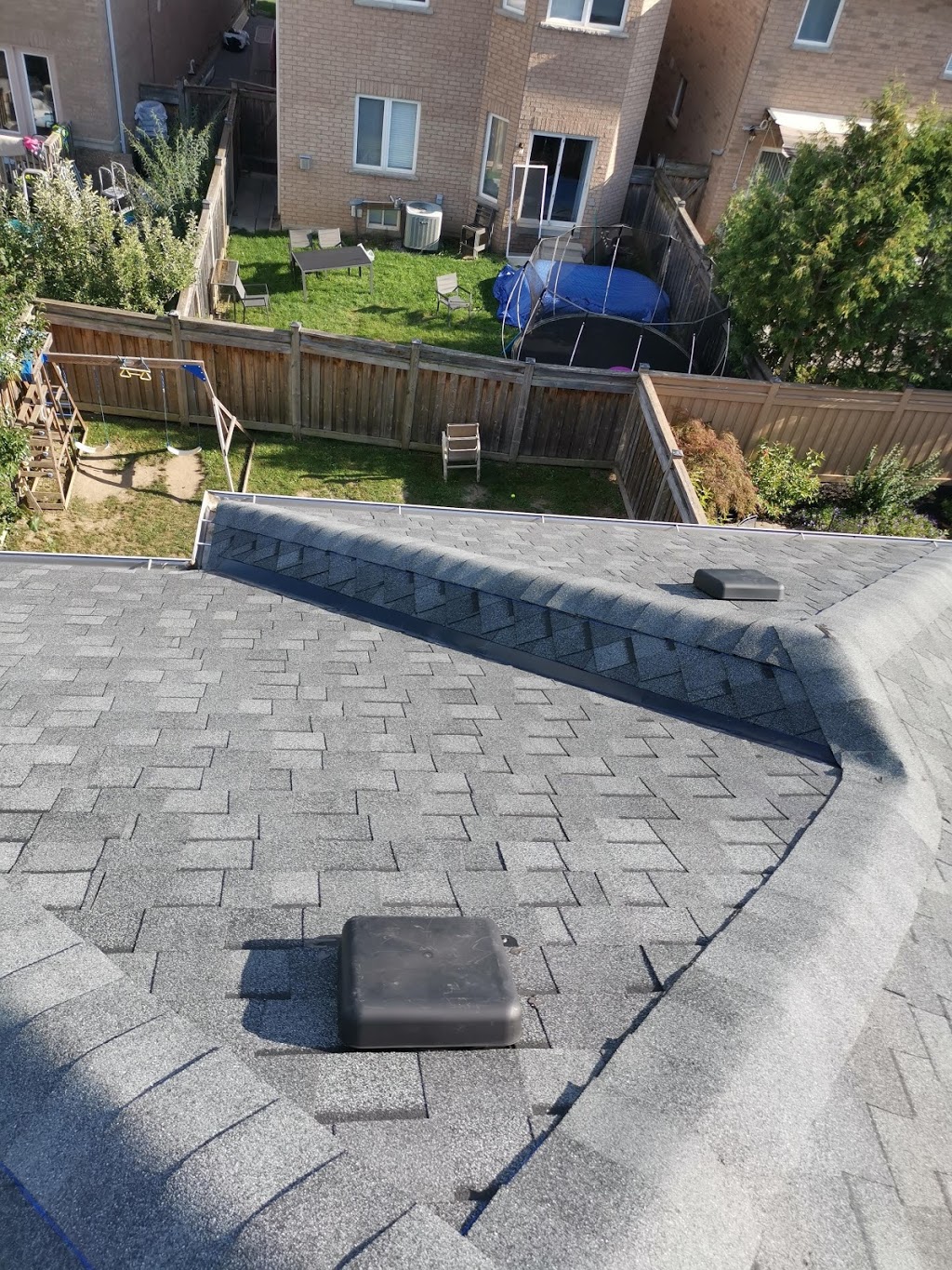 Vista Roofing Inc | 26 Warren Bradley St, Markham, ON L6C 2W5, Canada | Phone: (647) 567-5088