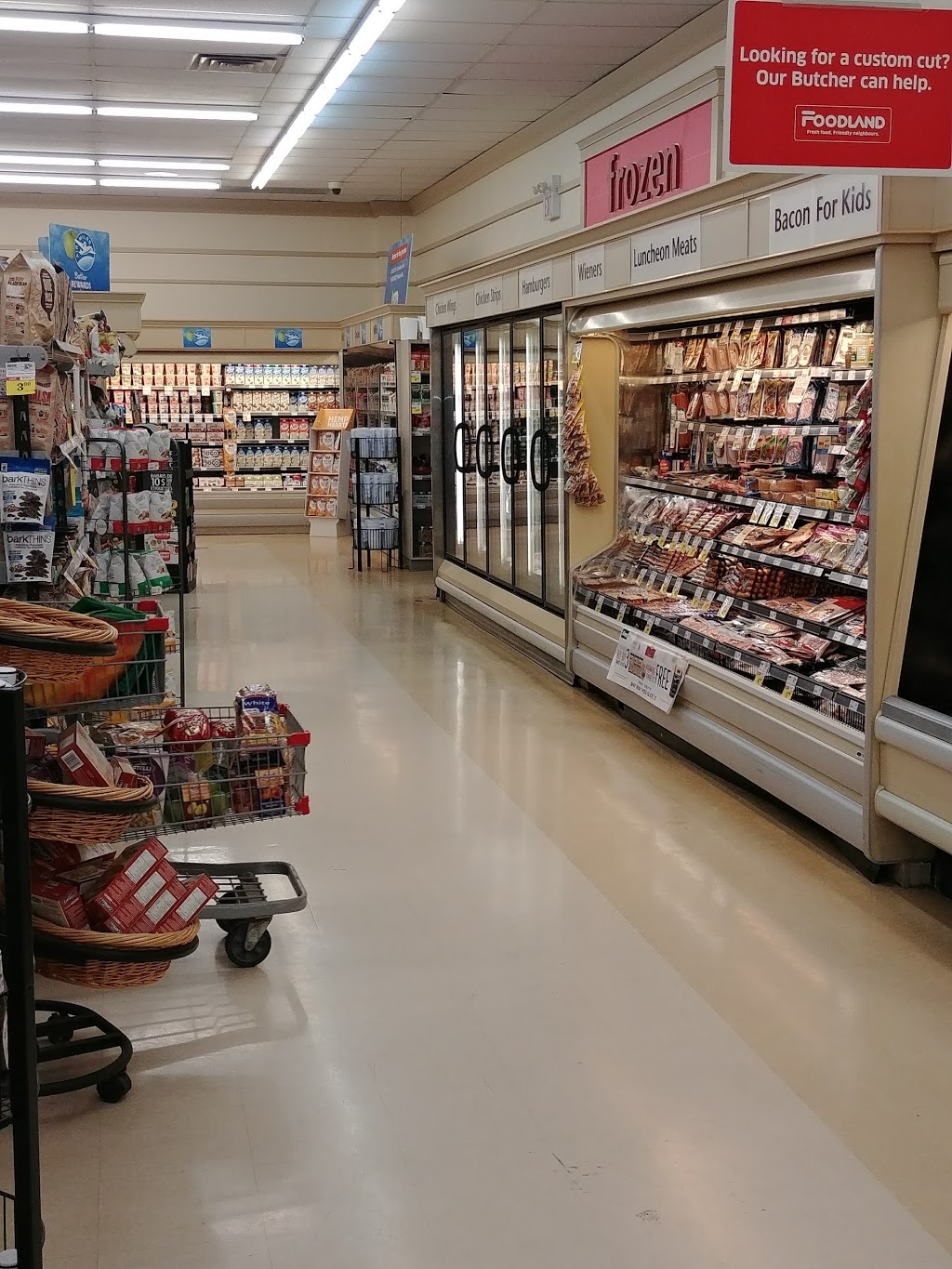 Foodland - Dorchester | 2095 Dorchester Rd, Dorchester, ON N0L 1G2, Canada | Phone: (519) 268-7317